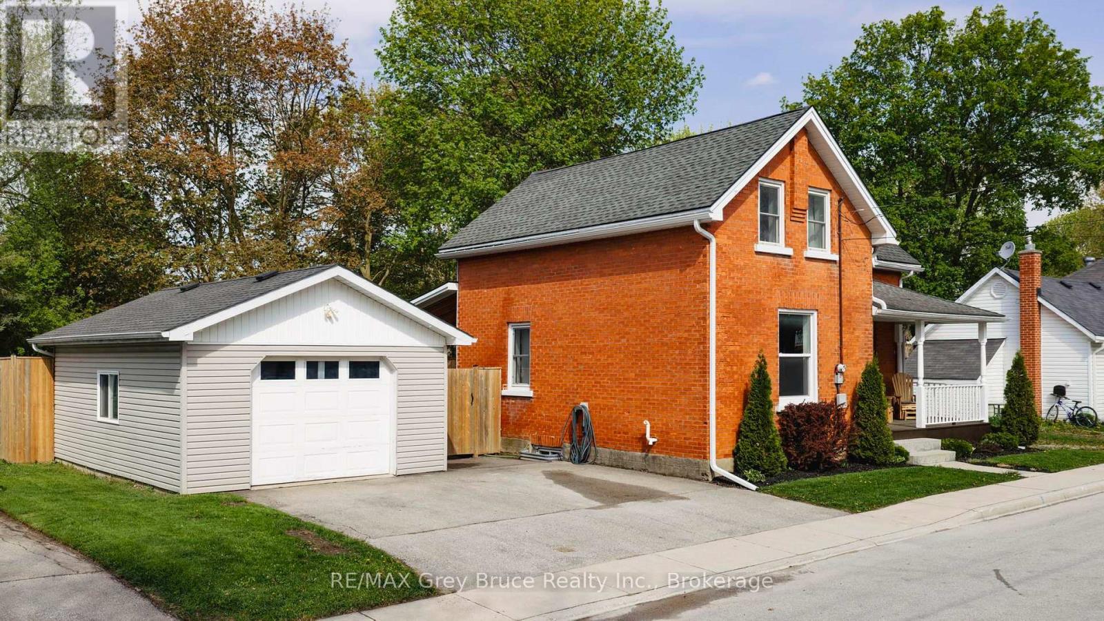 230 2nd Avenue Se, Arran-Elderslie, Ontario  N0G 1L0 - Photo 2 - X13153012