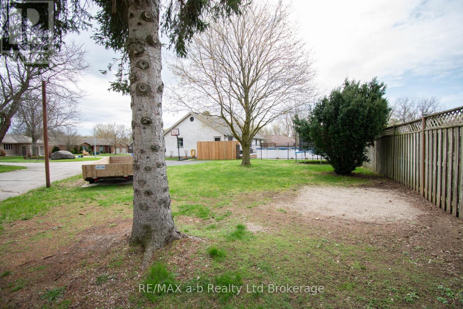 3 Belfast Circle, Tillsonburg, Ontario  N4G 5G3 - Photo 47 - X13153046