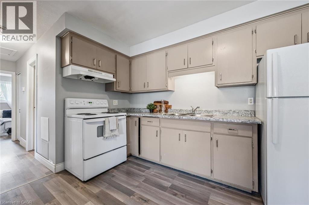 27 Vicmount Drive, Kitchener, Ontario  N2M 2A2 - Photo 14 - 40831759