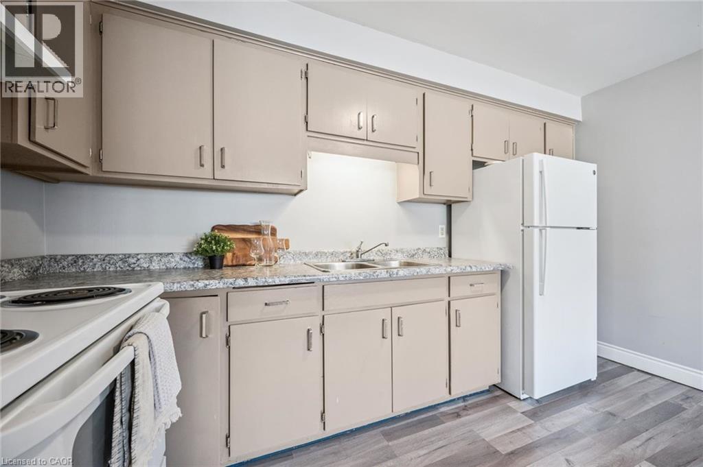 27 Vicmount Drive, Kitchener, Ontario  N2M 2A2 - Photo 15 - 40831759