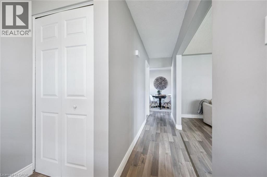 27 Vicmount Drive, Kitchener, Ontario  N2M 2A2 - Photo 6 - 40831759