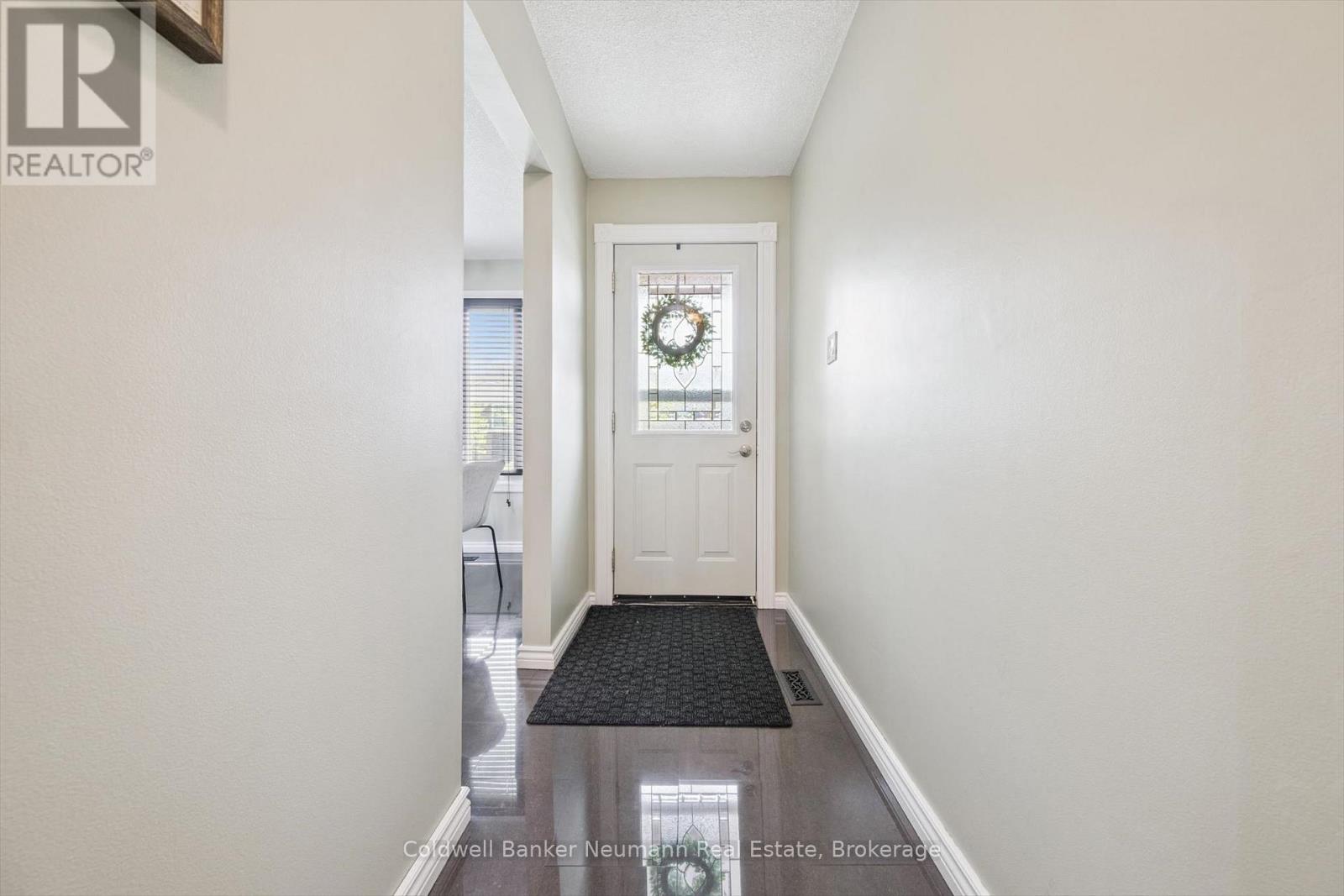 17 Histon Crescent, Brampton, Ontario  L6V 3P9 - Photo 3 - W13154054