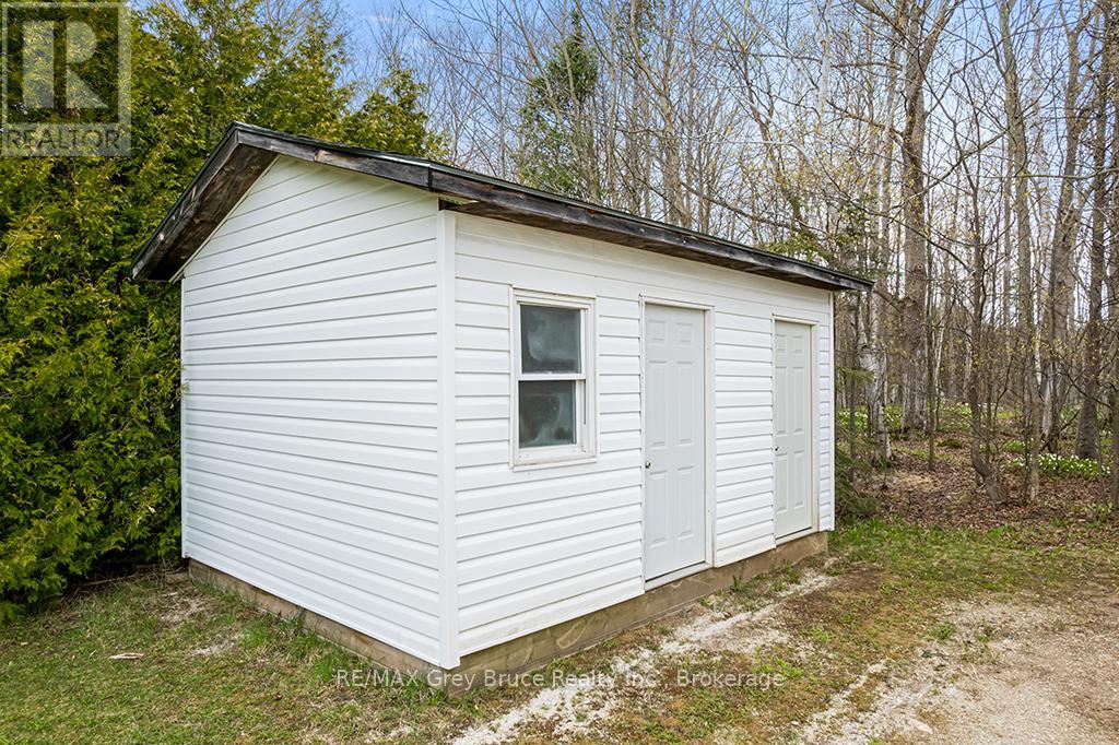 46 Maple Golf Crescent, Northern Bruce Peninsula, Ontario  N0H 2R0 - Photo 12 - X13154046