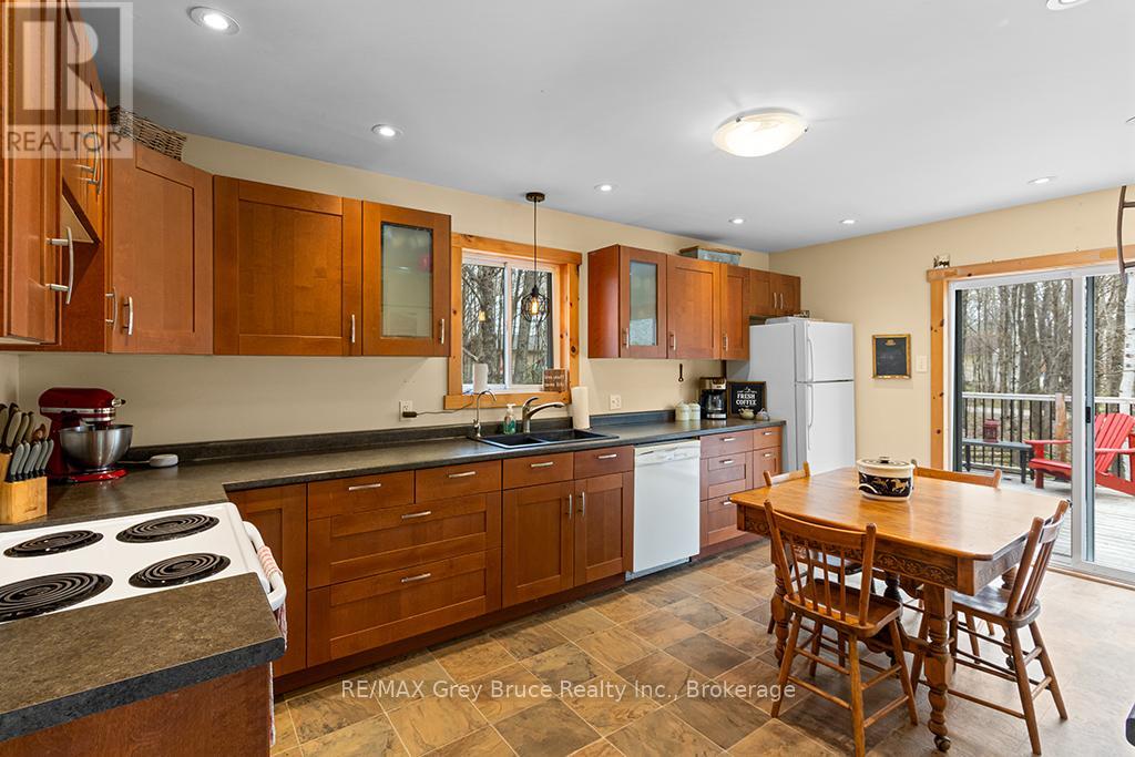 46 Maple Golf Crescent, Northern Bruce Peninsula, Ontario  N0H 2R0 - Photo 22 - X13154046