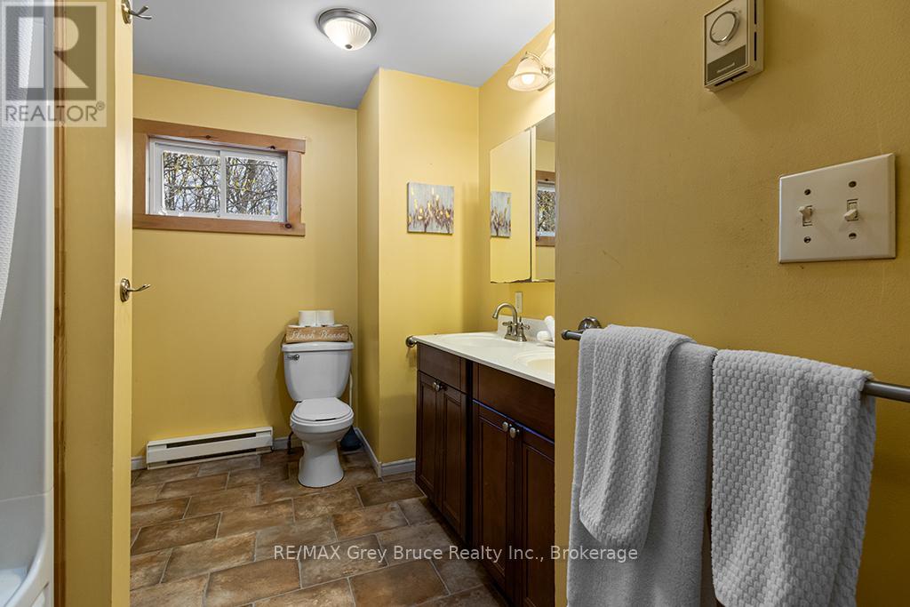 46 Maple Golf Crescent, Northern Bruce Peninsula, Ontario  N0H 2R0 - Photo 32 - X13154046