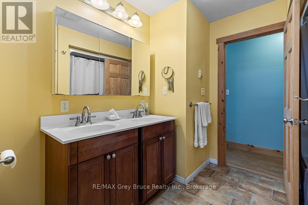 46 Maple Golf Crescent, Northern Bruce Peninsula, Ontario  N0H 2R0 - Photo 33 - X13154046