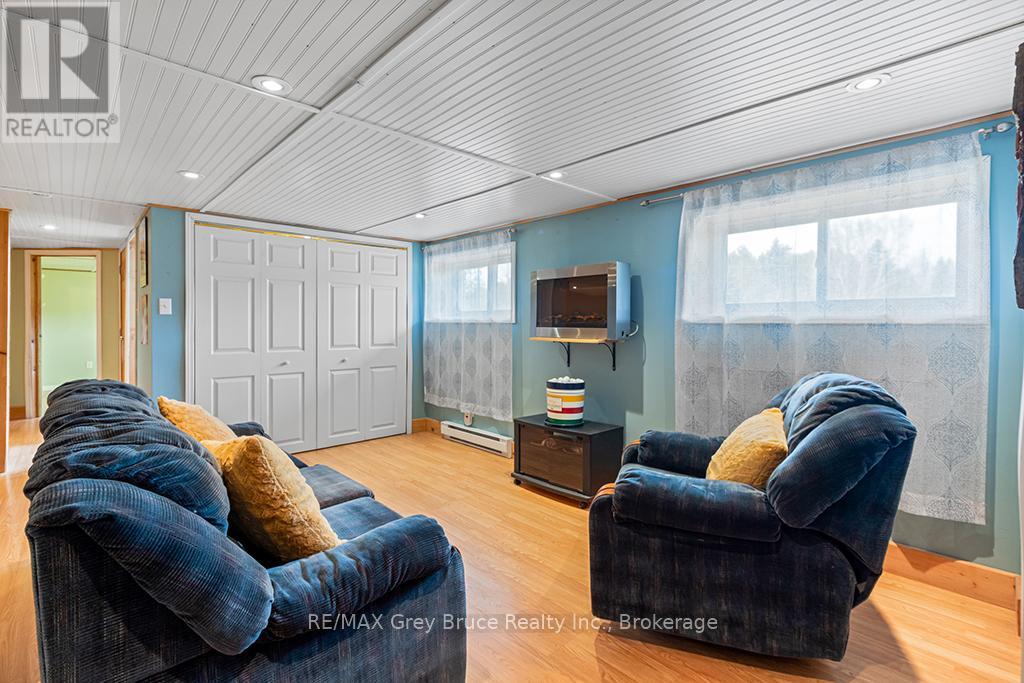 46 Maple Golf Crescent, Northern Bruce Peninsula, Ontario  N0H 2R0 - Photo 37 - X13154046