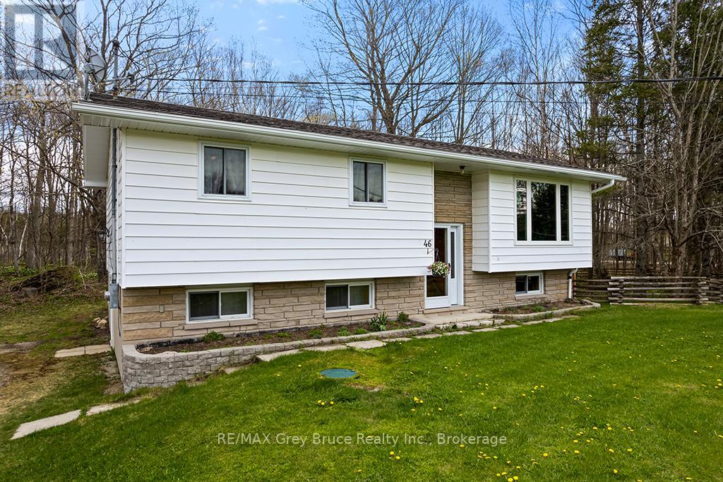 46 Maple Golf Crescent, Northern Bruce Peninsula, Ontario  N0H 2R0 - Photo 4 - X13154046