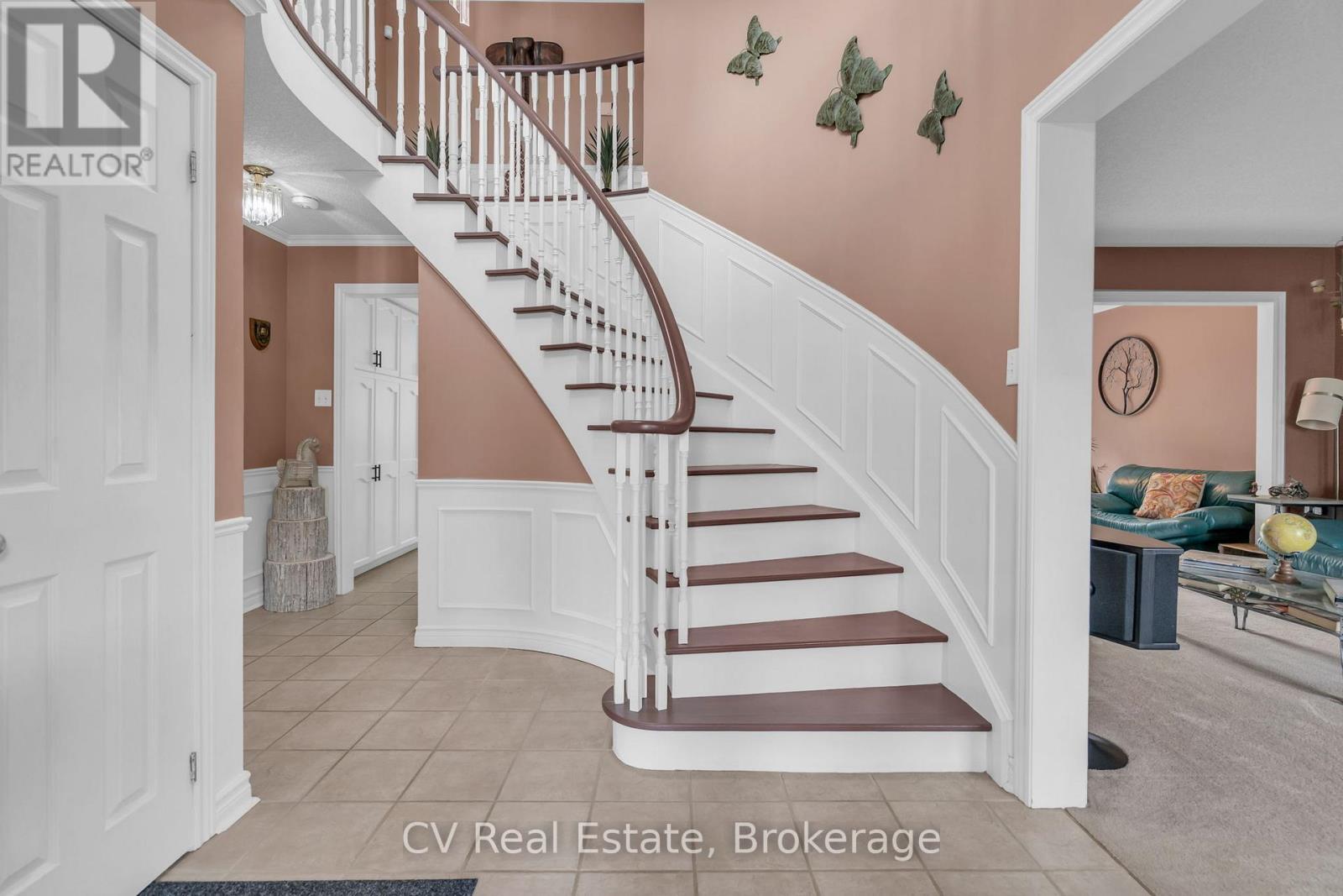 5 Mccutcheon Court, Barrie, Ontario  L4N 7C6 - Photo 10 - S13154270