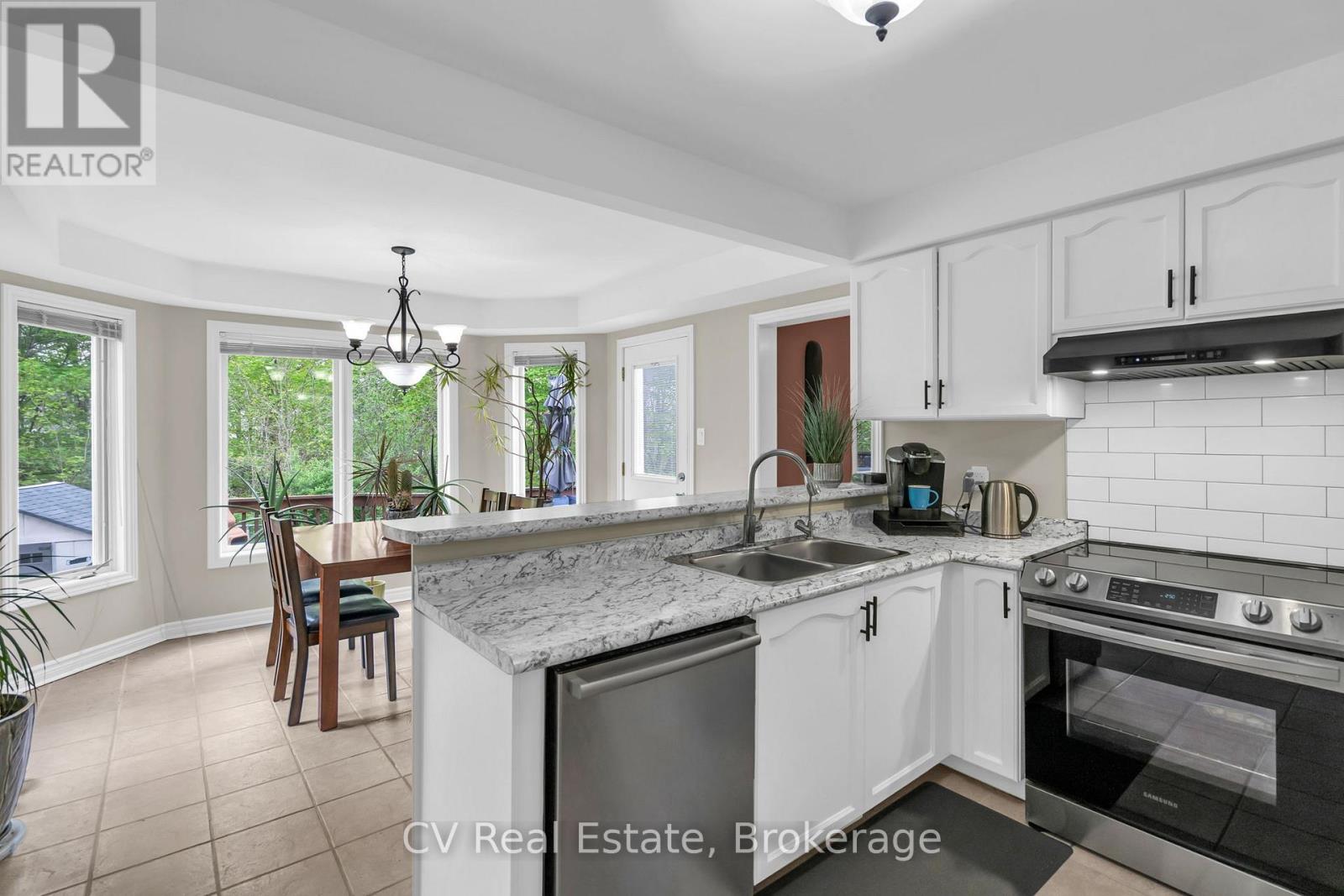 5 Mccutcheon Court, Barrie, Ontario  L4N 7C6 - Photo 16 - S13154270