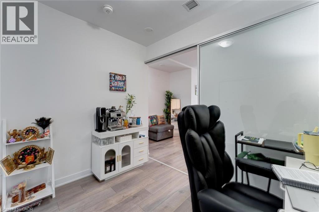 10 Honeycrisp Crescent Unit# 1120, Vaughan, Ontario  L4K 0M7 - Photo 13 - 40829839