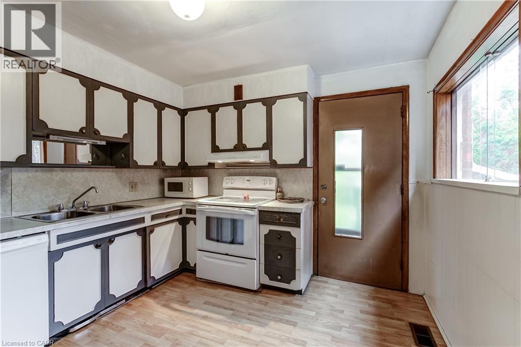 18 Fairleigh Crescent, Hamilton, Ontario  L8M 2K9 - Photo 17 - 40831992
