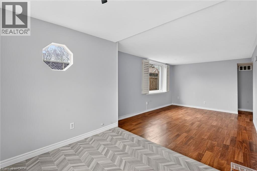 93 Walnut Street, Brantford, Ontario  N3T 1H3 - Photo 3 - 40832234