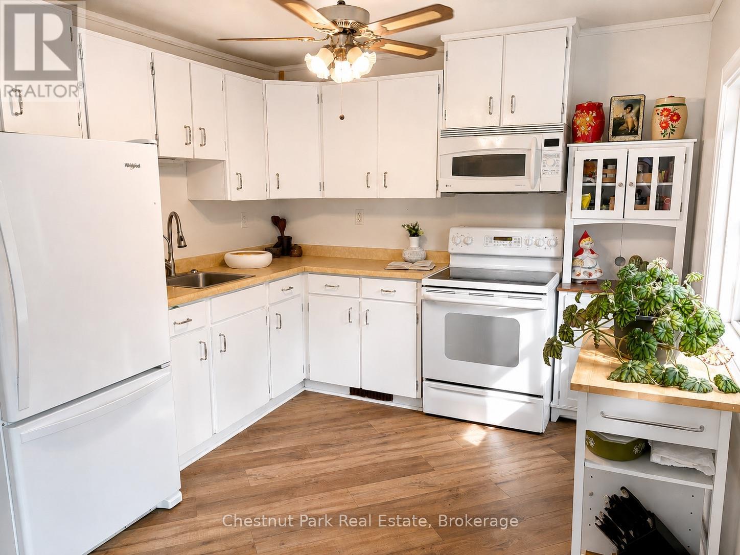 12 Ferndale Road, Muskoka Lakes, Ontario  P0B 1J0 - Photo 16 - X13155688