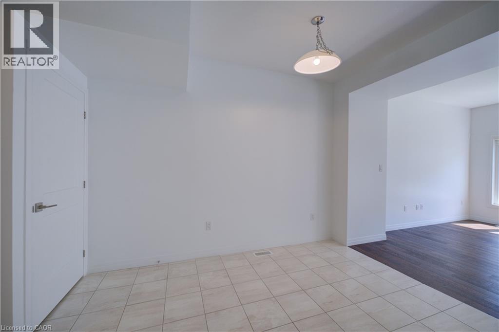 30 Times Square Boulevard Unit# 23, Stoney Creek, Ontario  L8J 0L8 - Photo 5 - 40831357