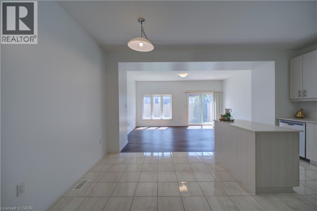30 Times Square Boulevard Unit# 23, Stoney Creek, Ontario  L8J 0L8 - Photo 8 - 40831357
