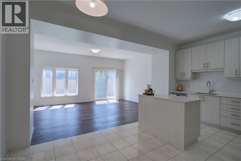 30 Times Square Boulevard Unit# 23, Stoney Creek, Ontario  L8J 0L8 - Photo 9 - 40831357