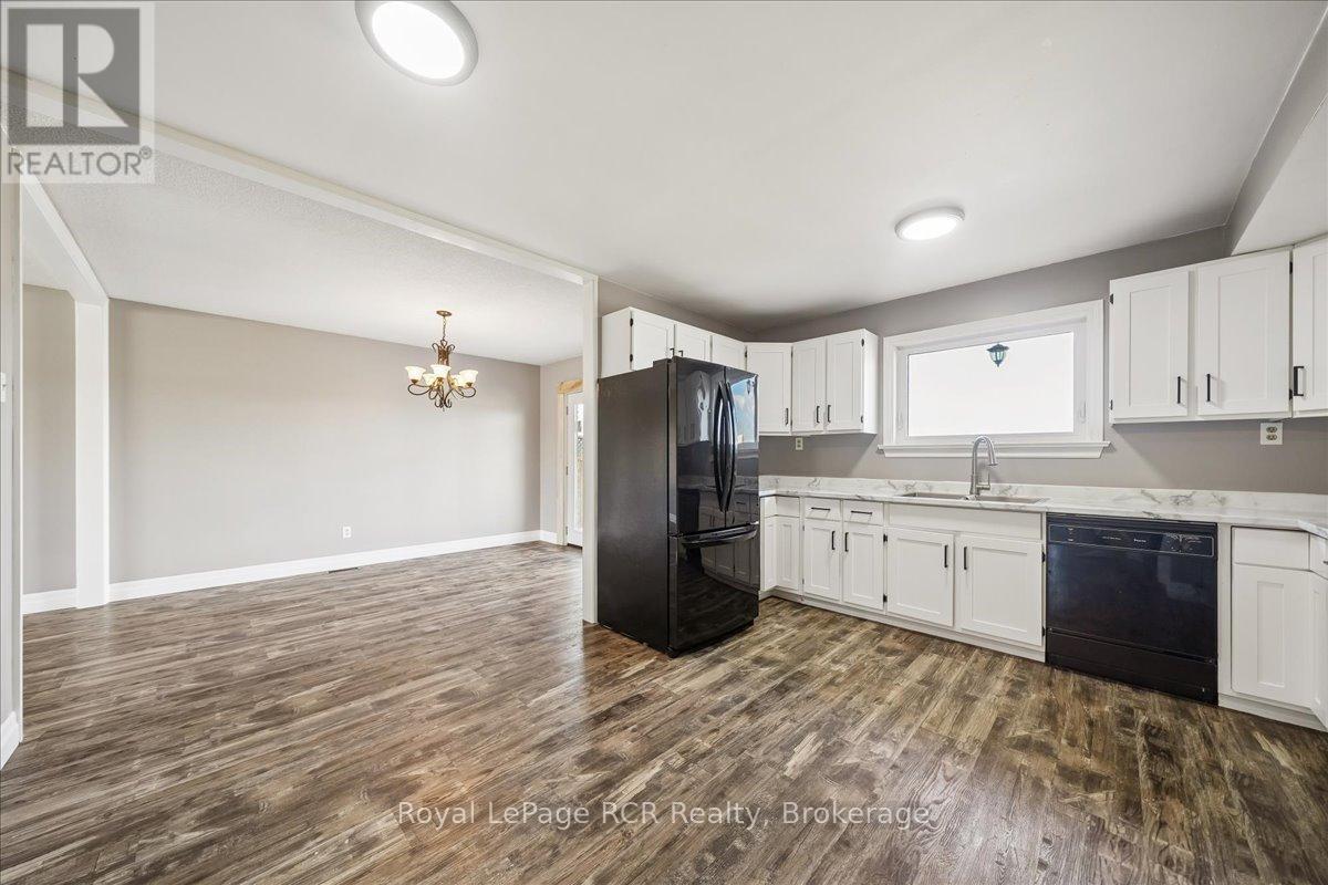 883 30th Street W, Georgian Bluffs, Ontario  N4K 6V5 - Photo 14 - X13156458