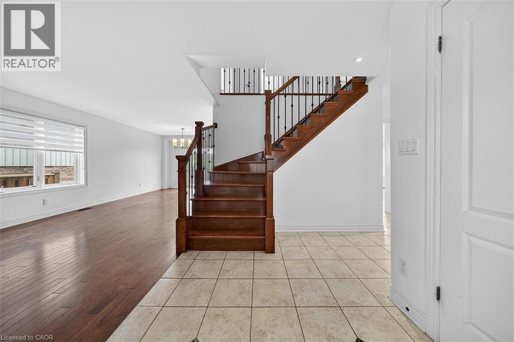 9128 Hendershot Boulevard, Niagara Falls, Ontario  L2H 0E3 - Photo 5 - 40832346