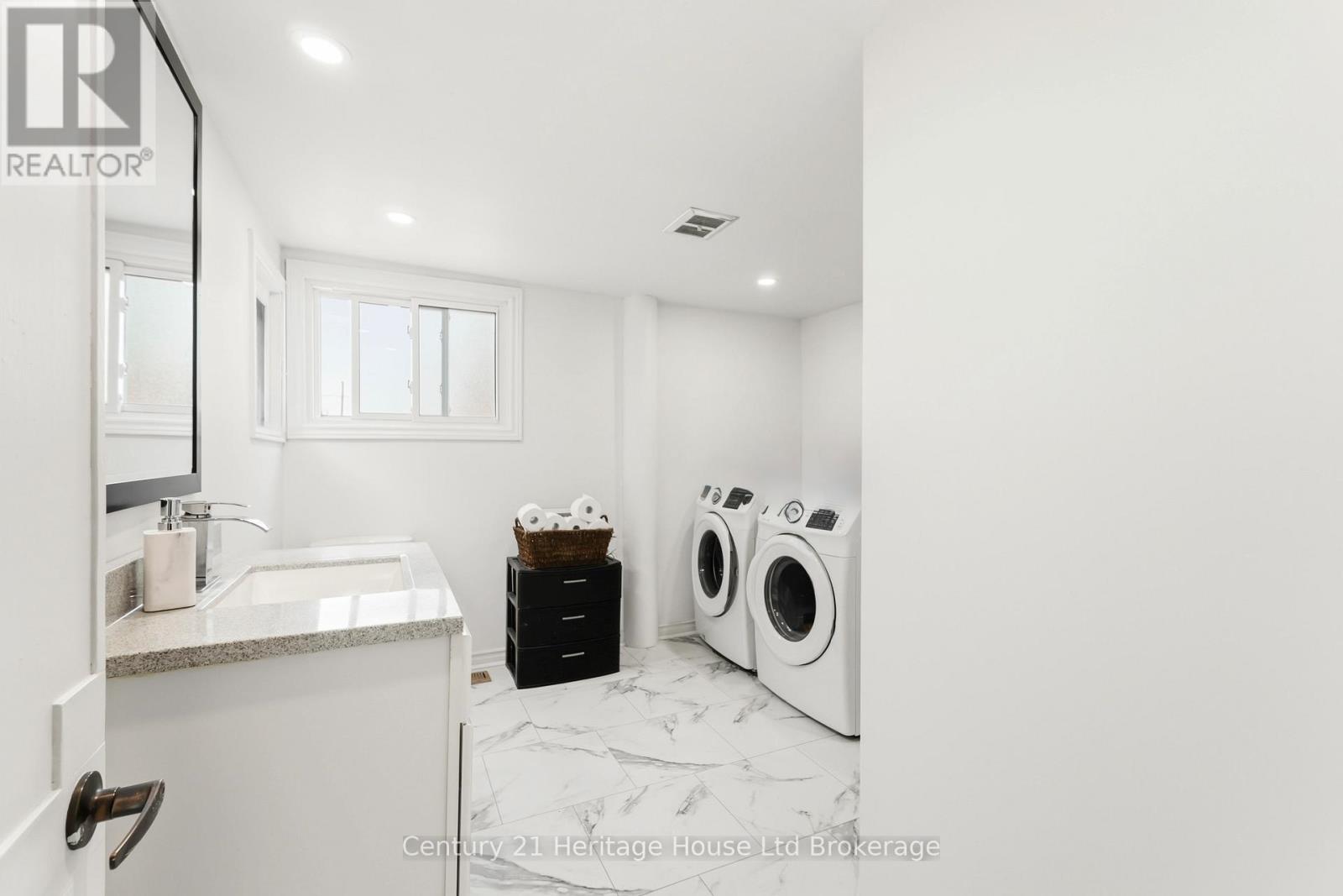 34 Humboldt Parkway, Port Colborne, Ontario  L3K 2H2 - Photo 11 - X13156704
