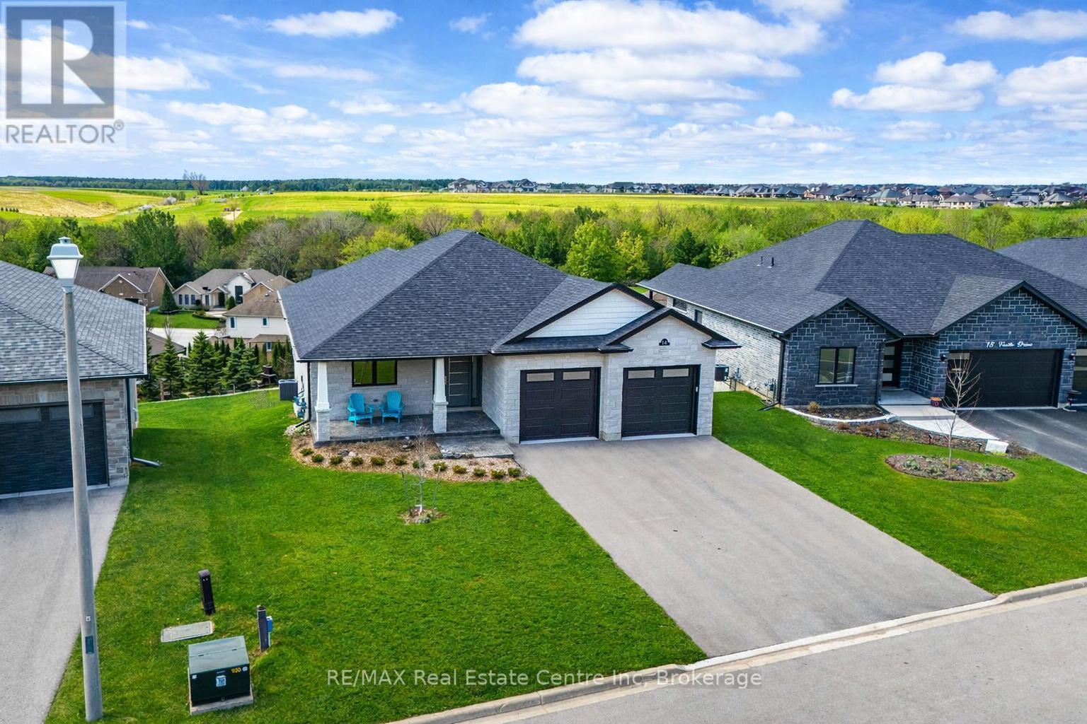 14 Faith Drive, Mapleton, Ontario  N0G 1P0 - Photo 2 - X13158392
