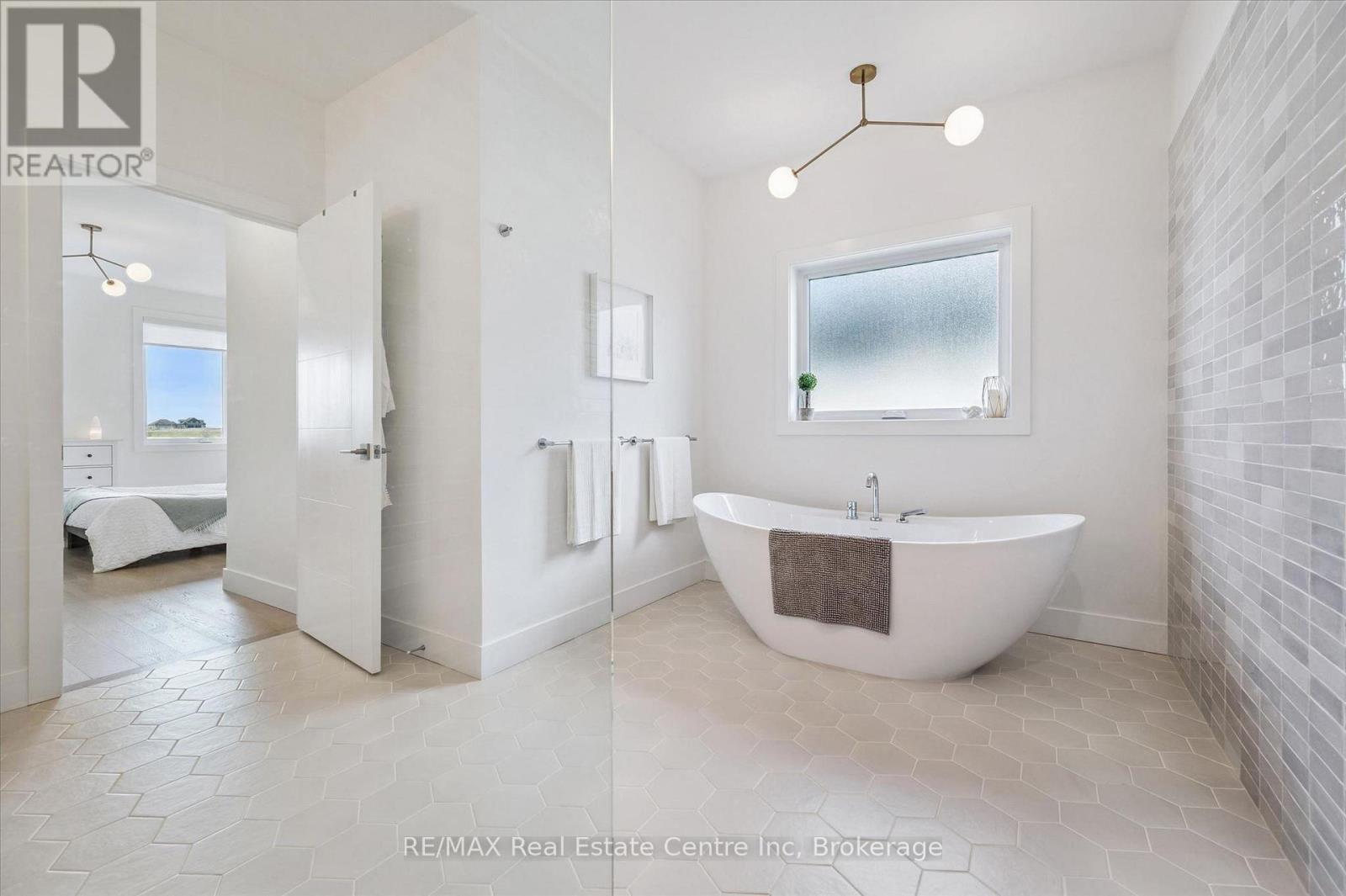 14 Faith Drive, Mapleton, Ontario  N0G 1P0 - Photo 20 - X13158392