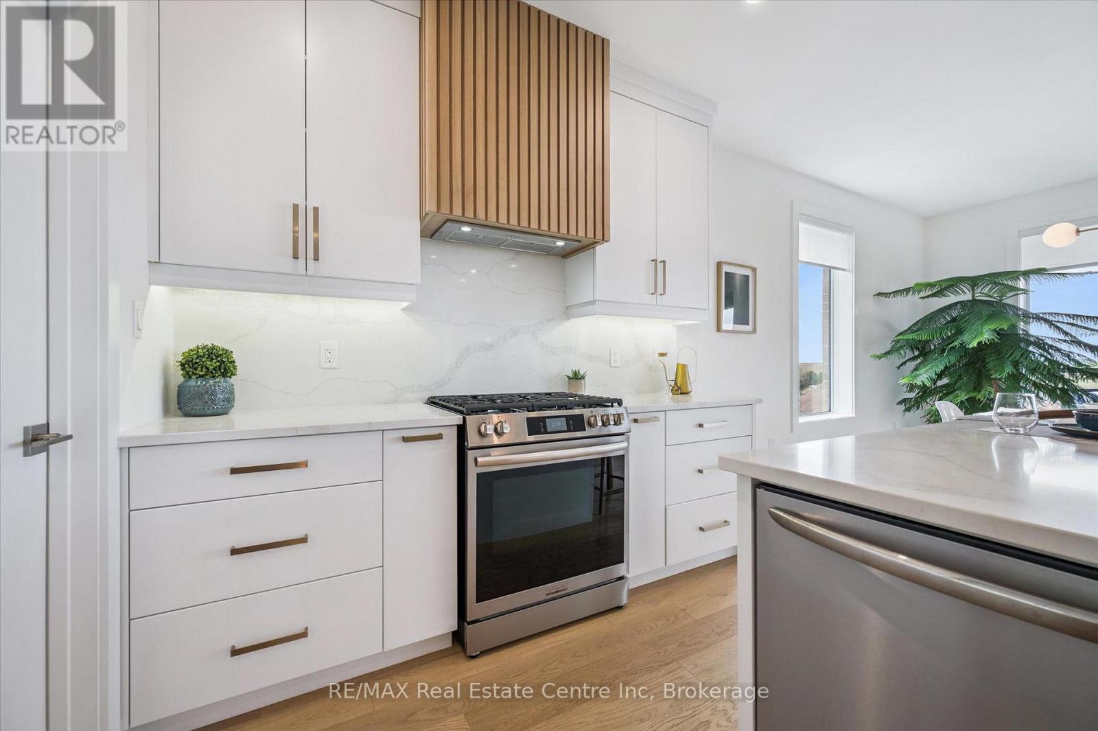 14 Faith Drive, Mapleton, Ontario  N0G 1P0 - Photo 6 - X13158392