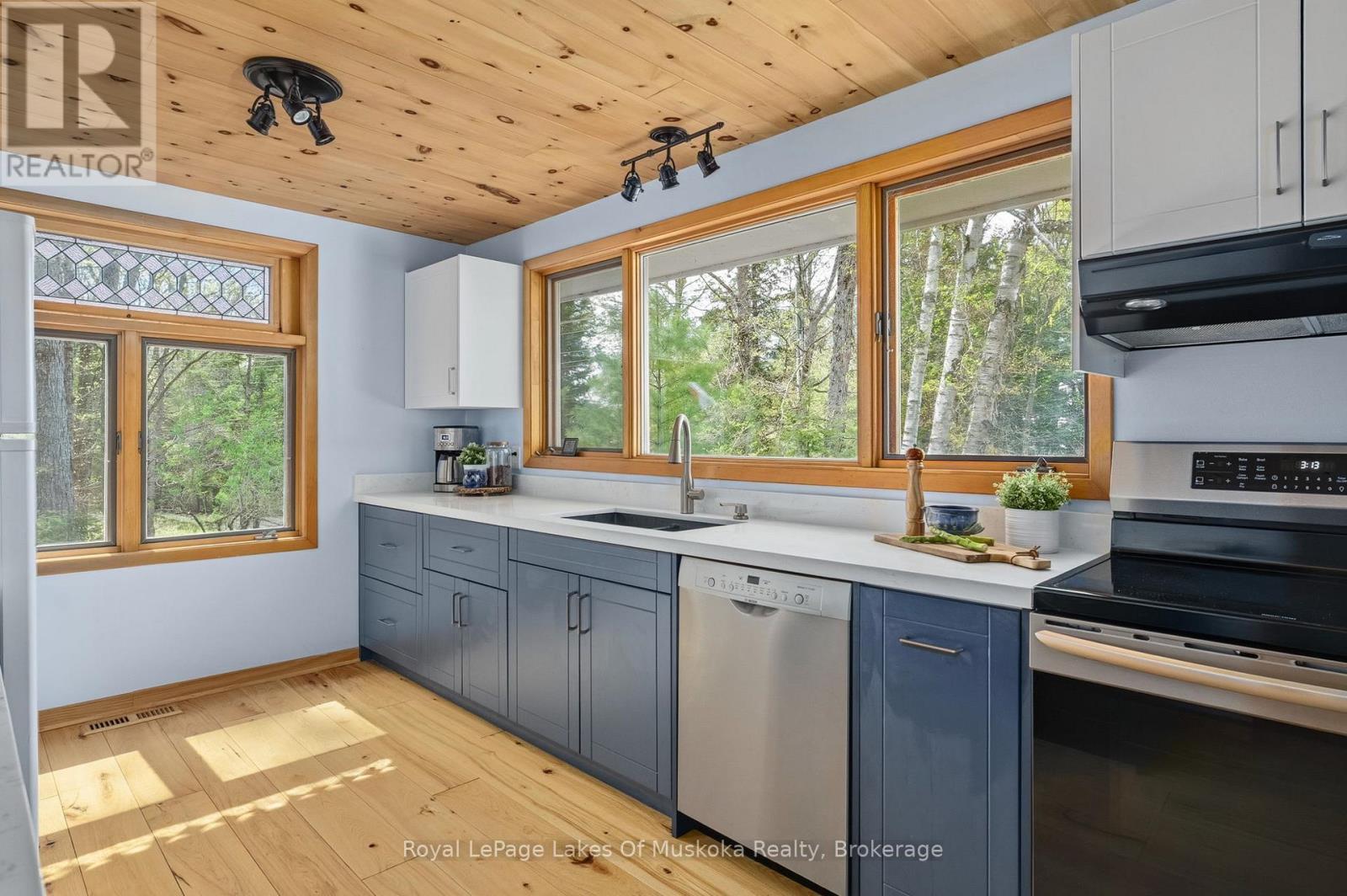 1044 Bigwin View Lane, Lake Of Bays, Ontario  P0B 1A0 - Photo 12 - X13159140
