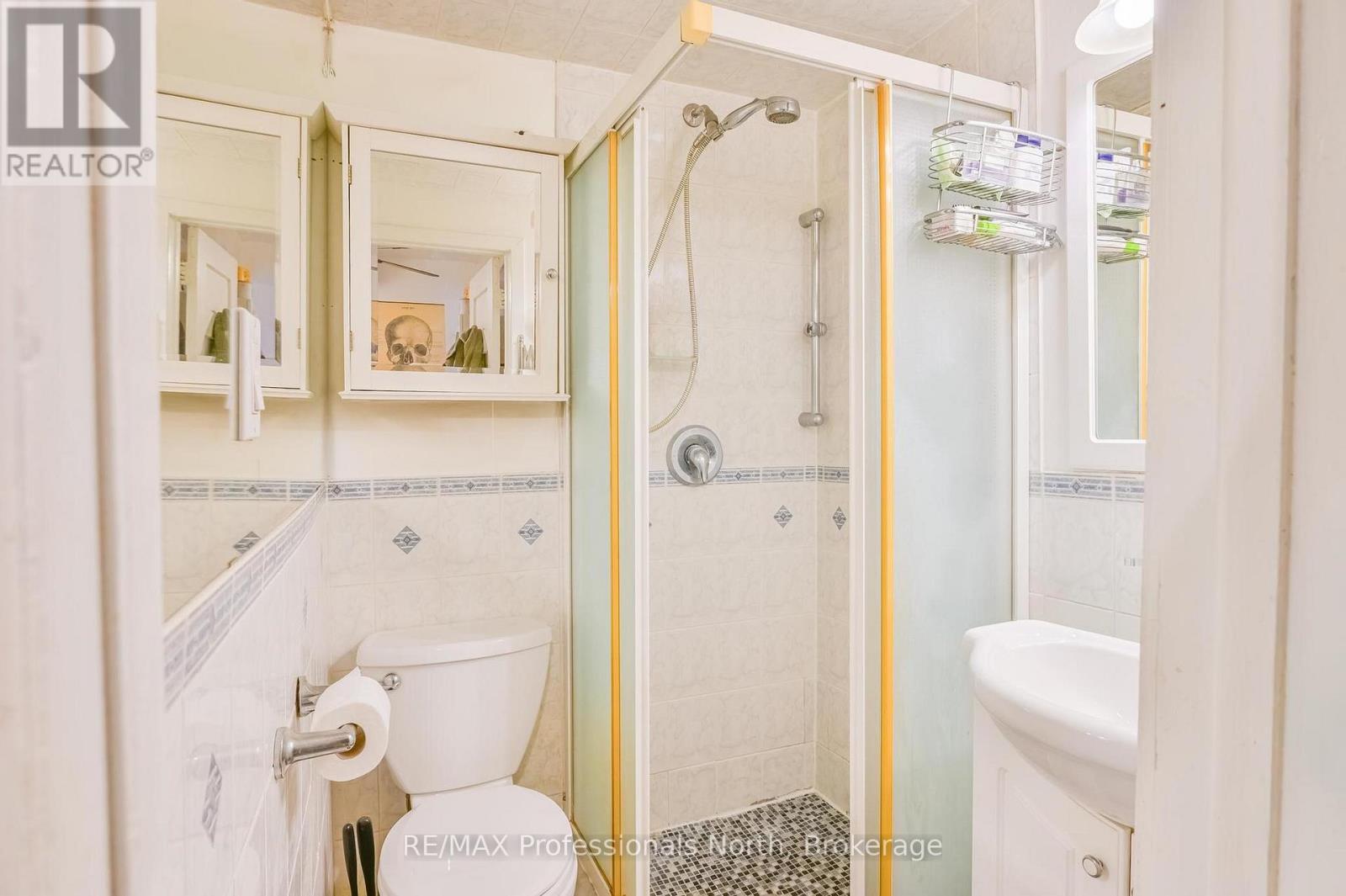 3 Maynard Avenue, Toronto, Ontario  M6K 2Z7 - Photo 16 - W13160498