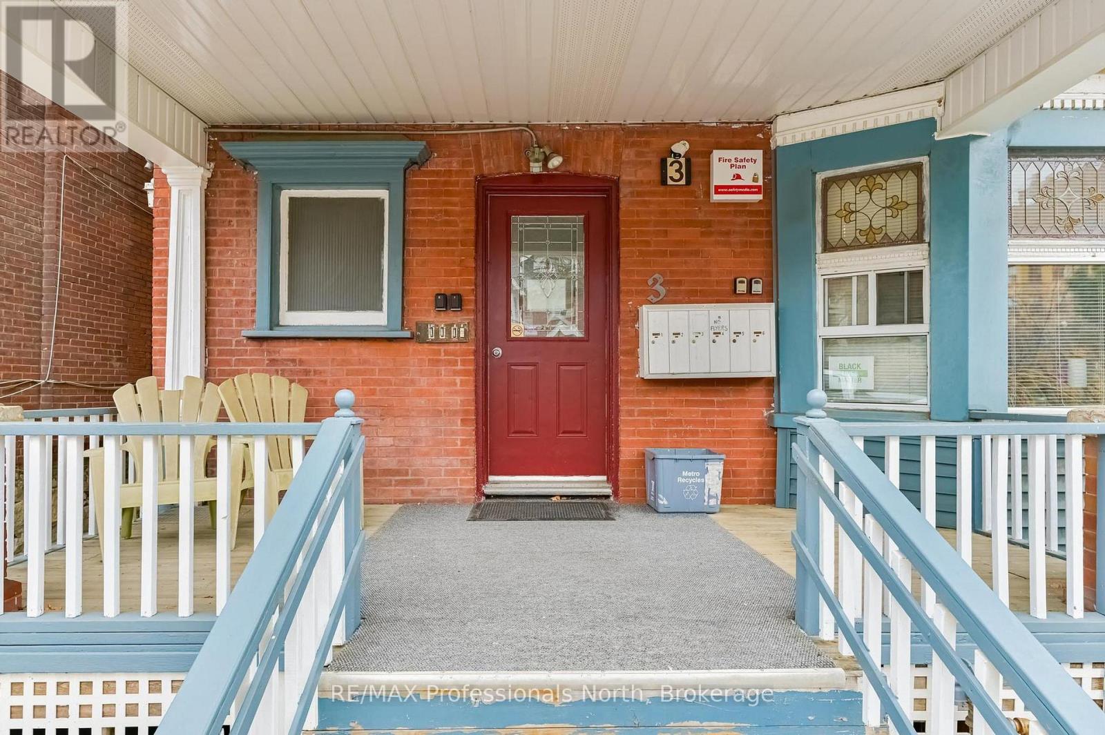 3 Maynard Avenue, Toronto, Ontario  M6K 2Z7 - Photo 3 - W13160498