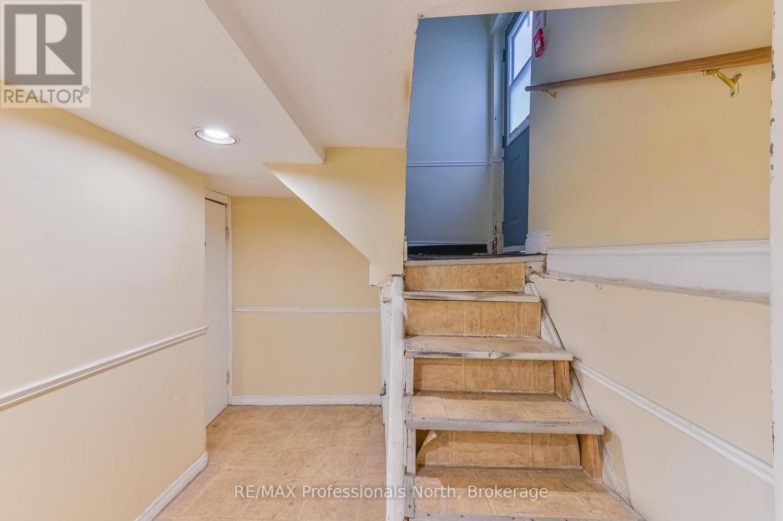 3 Maynard Avenue, Toronto, Ontario  M6K 2Z7 - Photo 5 - W13160498