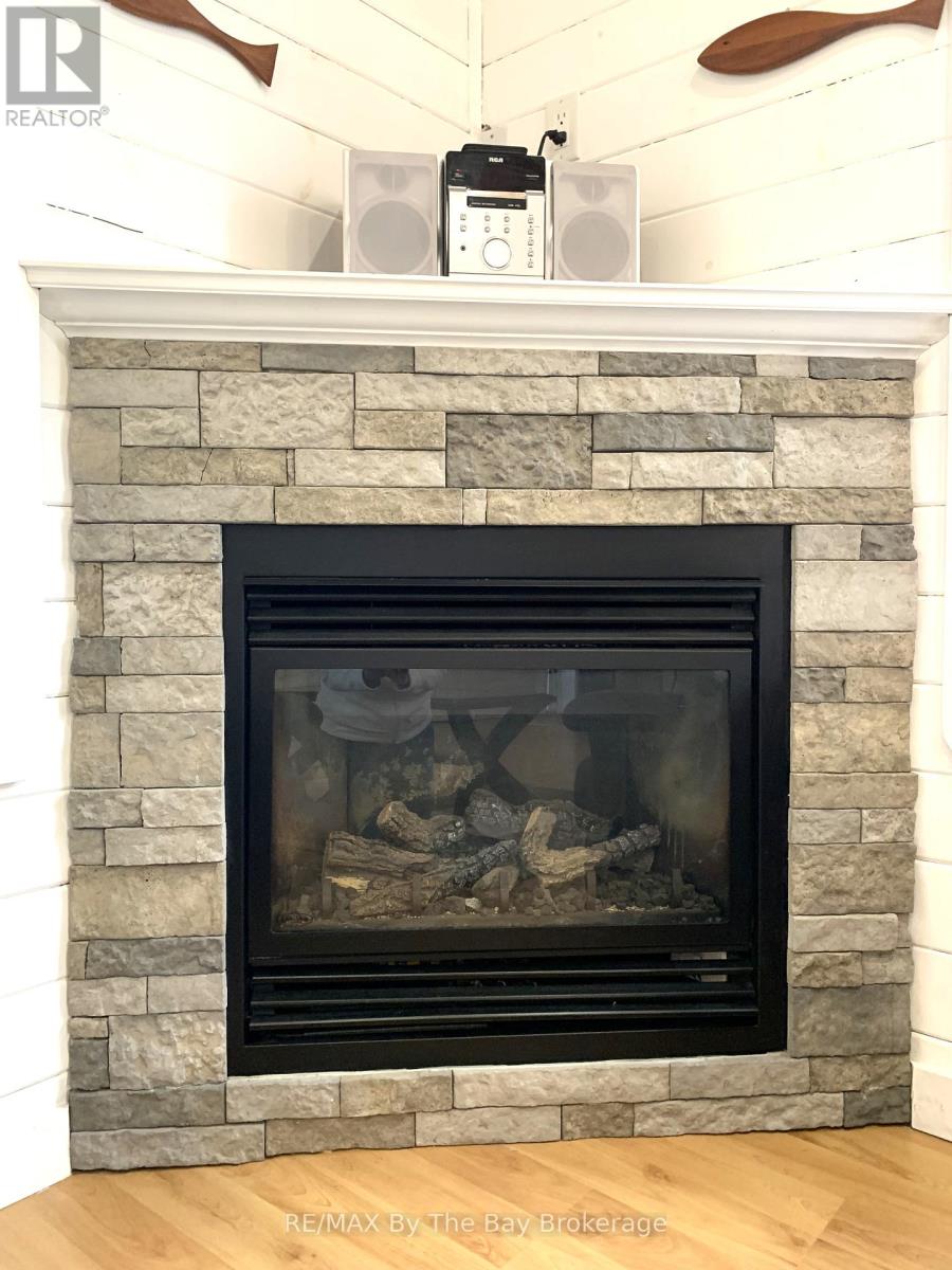 11 Cabin Crescent, Wasaga Beach, Ontario  L9Z 1X7 - Photo 10 - S13161776