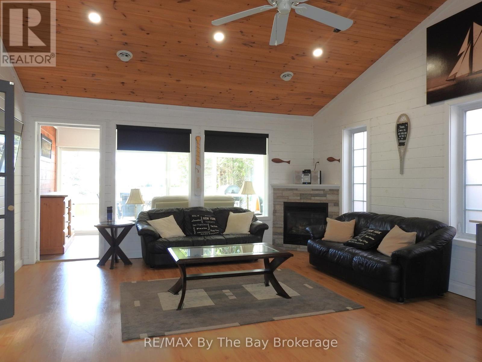 11 Cabin Crescent, Wasaga Beach, Ontario  L9Z 1X7 - Photo 4 - S13161776