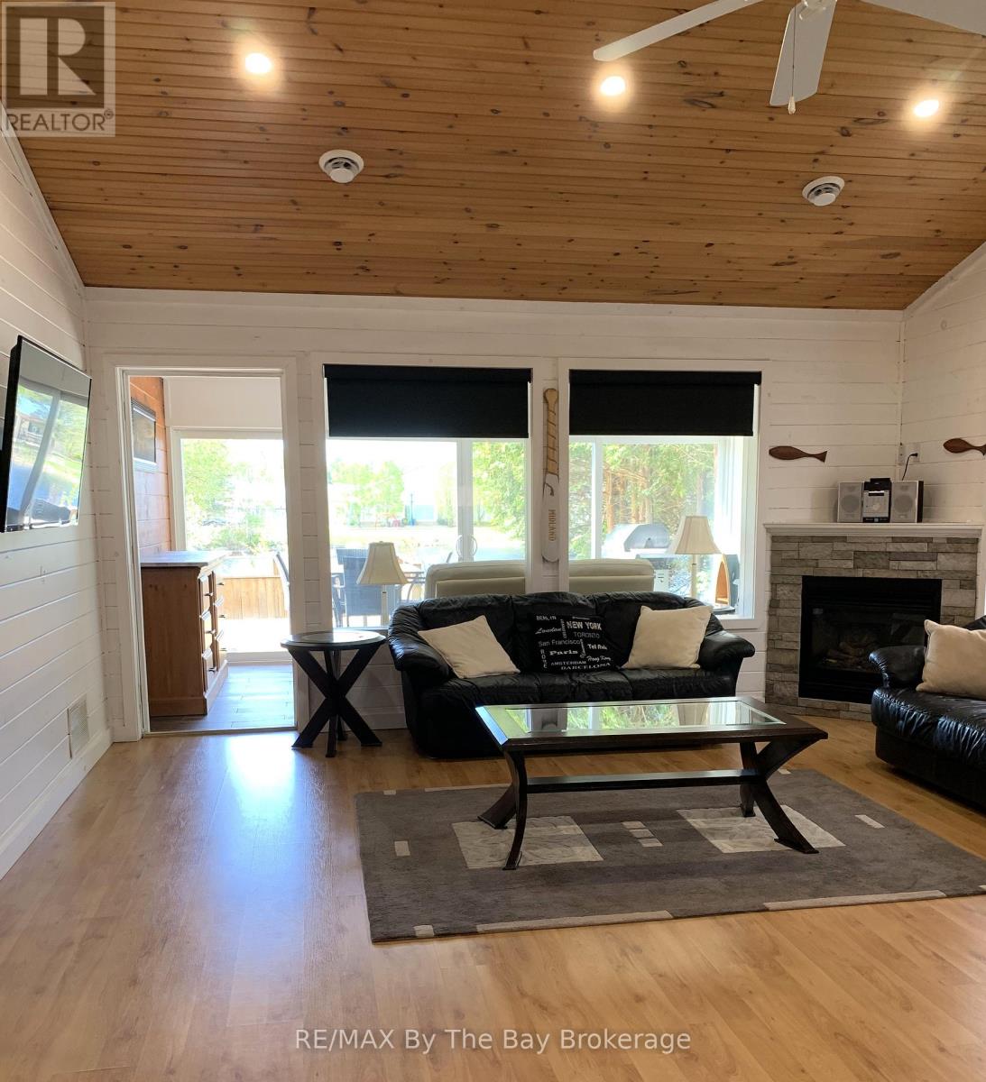 11 Cabin Crescent, Wasaga Beach, Ontario  L9Z 1X7 - Photo 9 - S13161776