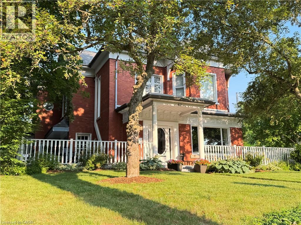 42 Lansdowne Road N, Cambridge, Ontario  N1S 2S9 - Photo 2 - 40832288