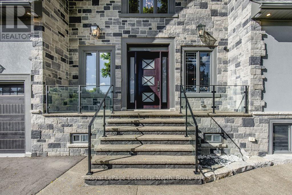 22 East John Street, Innisfil, Ontario  L0L 1L0 - Photo 2 - N13162722