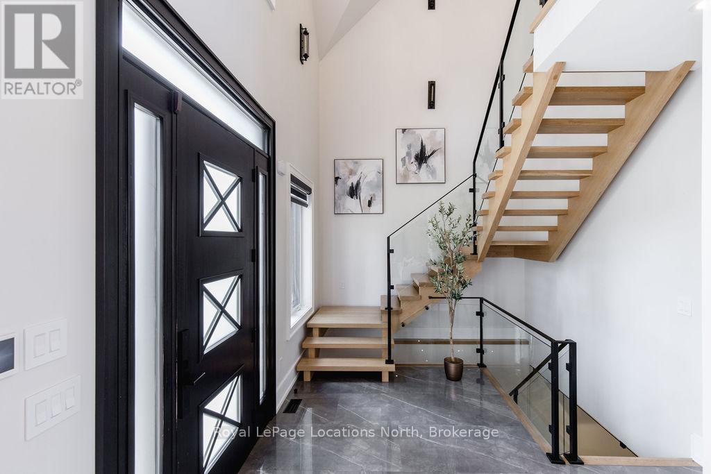 22 East John Street, Innisfil, Ontario  L0L 1L0 - Photo 4 - N13162722