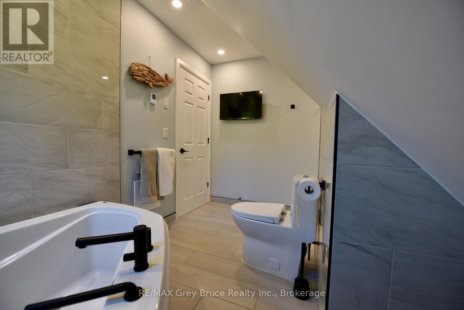 751 Pike Bay Road, Northern Bruce Peninsula, Ontario  N0H 1W0 - Photo 35 - X13163040