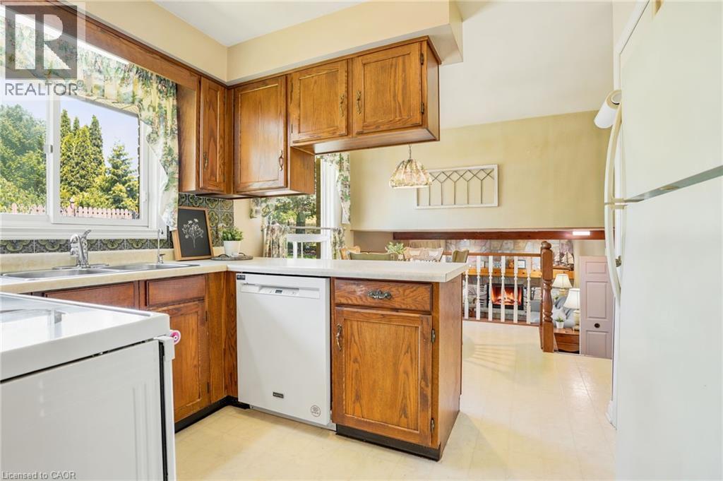 9 Magnolia Court, Fonthill, Ontario  L3E 0H5 - Photo 16 - 40829761