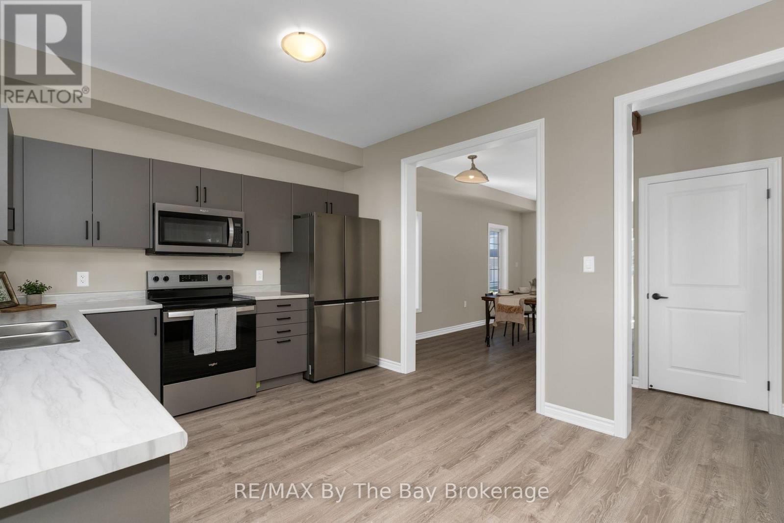 214 Cubitt Street, Clearview, Ontario  L0M 1S0 - Photo 11 - S13163672