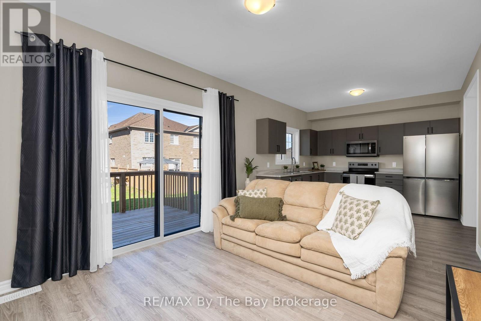 214 Cubitt Street, Clearview, Ontario  L0M 1S0 - Photo 14 - S13163672