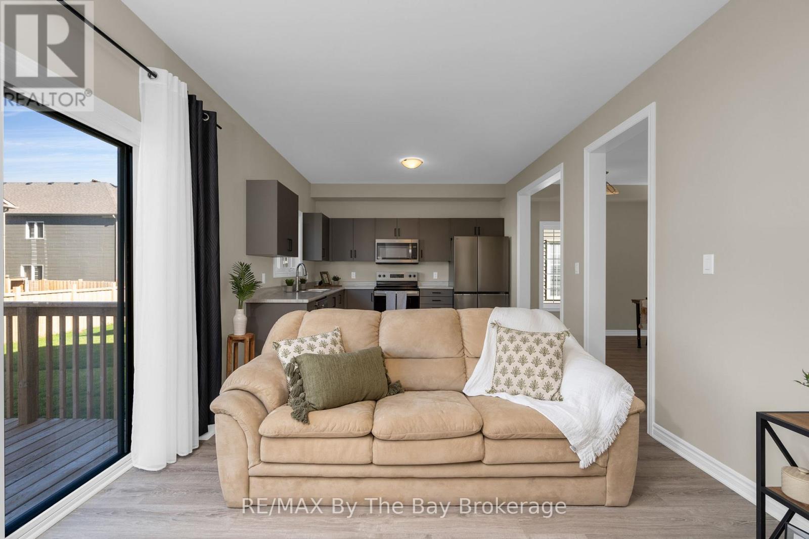 214 Cubitt Street, Clearview, Ontario  L0M 1S0 - Photo 15 - S13163672