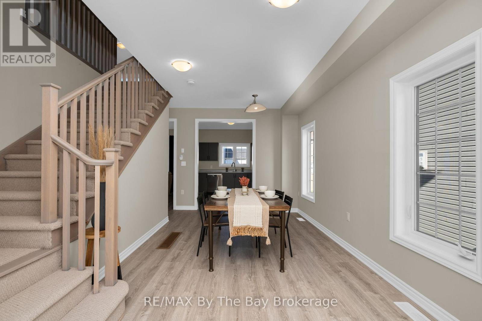 214 Cubitt Street, Clearview, Ontario  L0M 1S0 - Photo 5 - S13163672