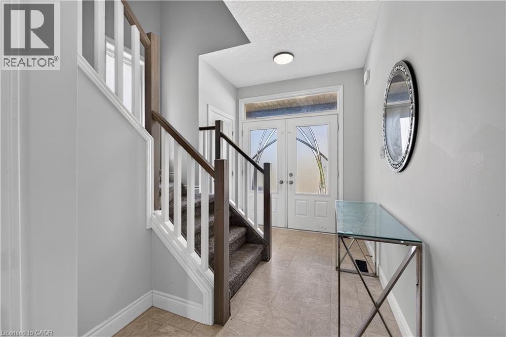 32 Ashberry Place, St. Thomas, Ontario  N5R 0H7 - Photo 7 - 40832786