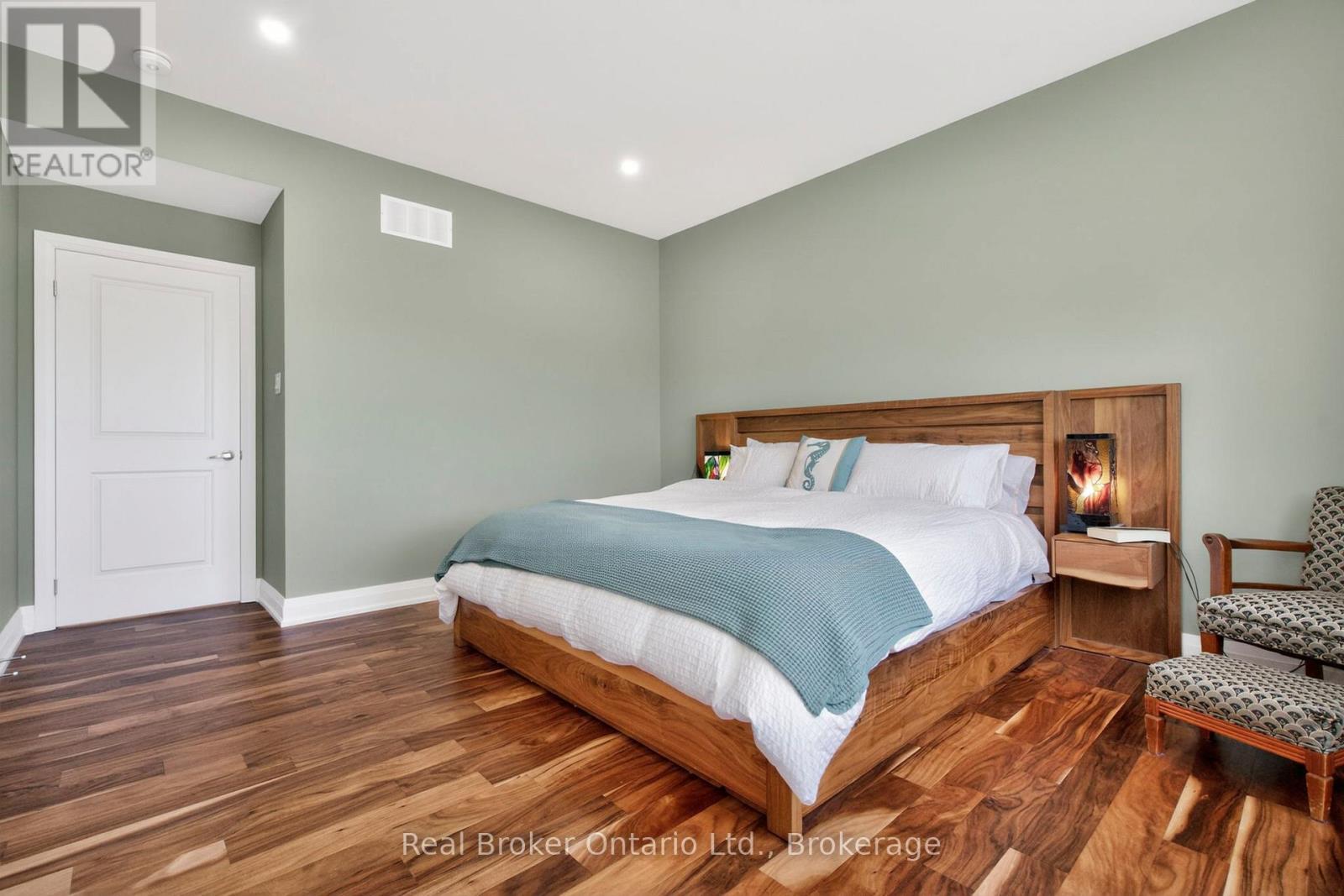 38 Magazine Street, Penetanguishene, Ontario  L9M 0W7 - Photo 23 - S13163818