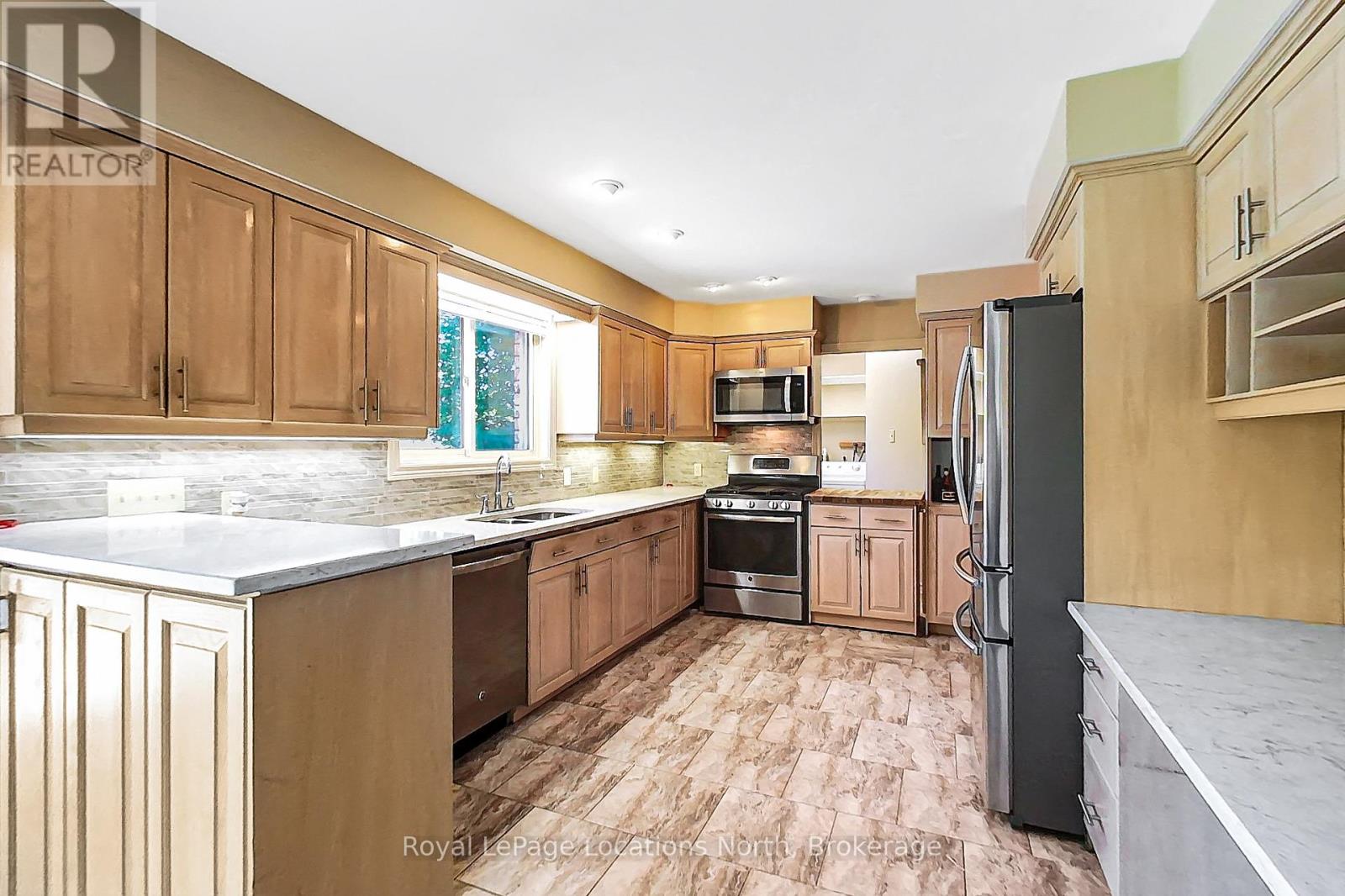 217 Dominion Drive, Clearview, Ontario  L0M 1S0 - Photo 7 - S13164562