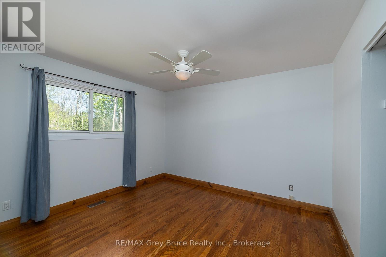 105 Maple Grove Lane, Georgian Bluffs, Ontario  N4K 0G2 - Photo 18 - X13164856