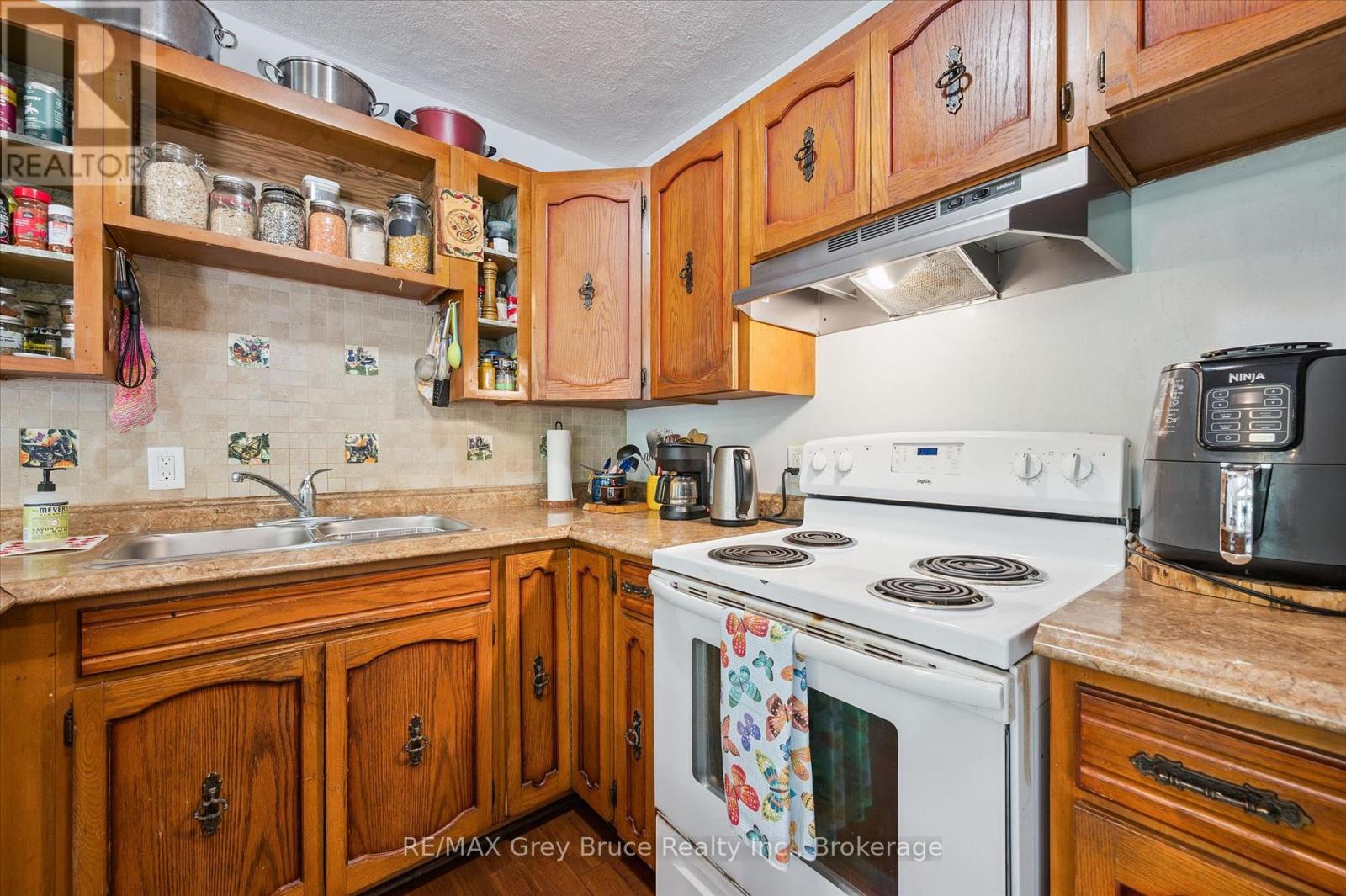 25 Shoreline Drive, Northern Bruce Peninsula, Ontario  N0H 1Z0 - Photo 15 - X13167544