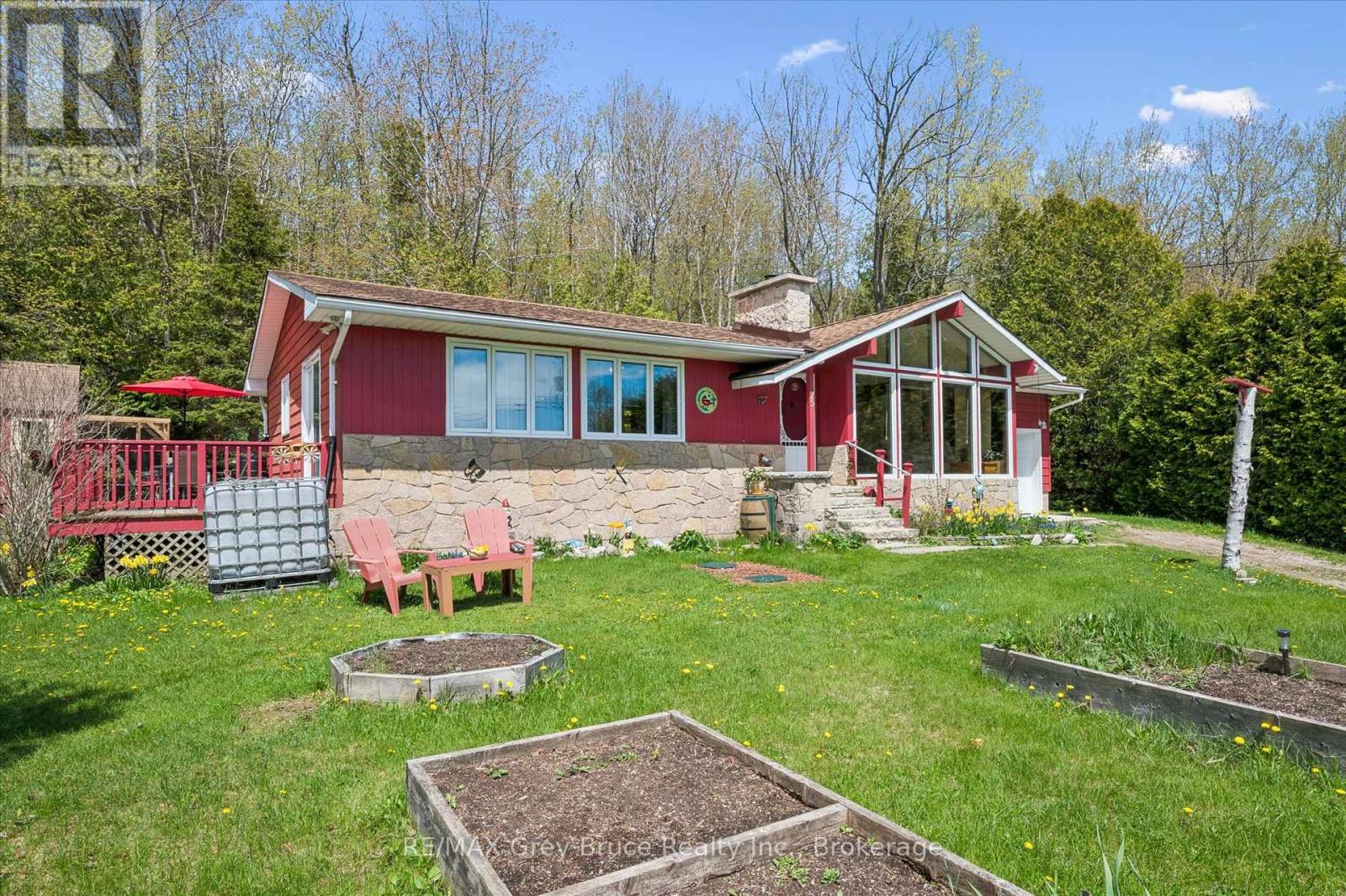 25 Shoreline Drive, Northern Bruce Peninsula, Ontario  N0H 1Z0 - Photo 2 - X13167544