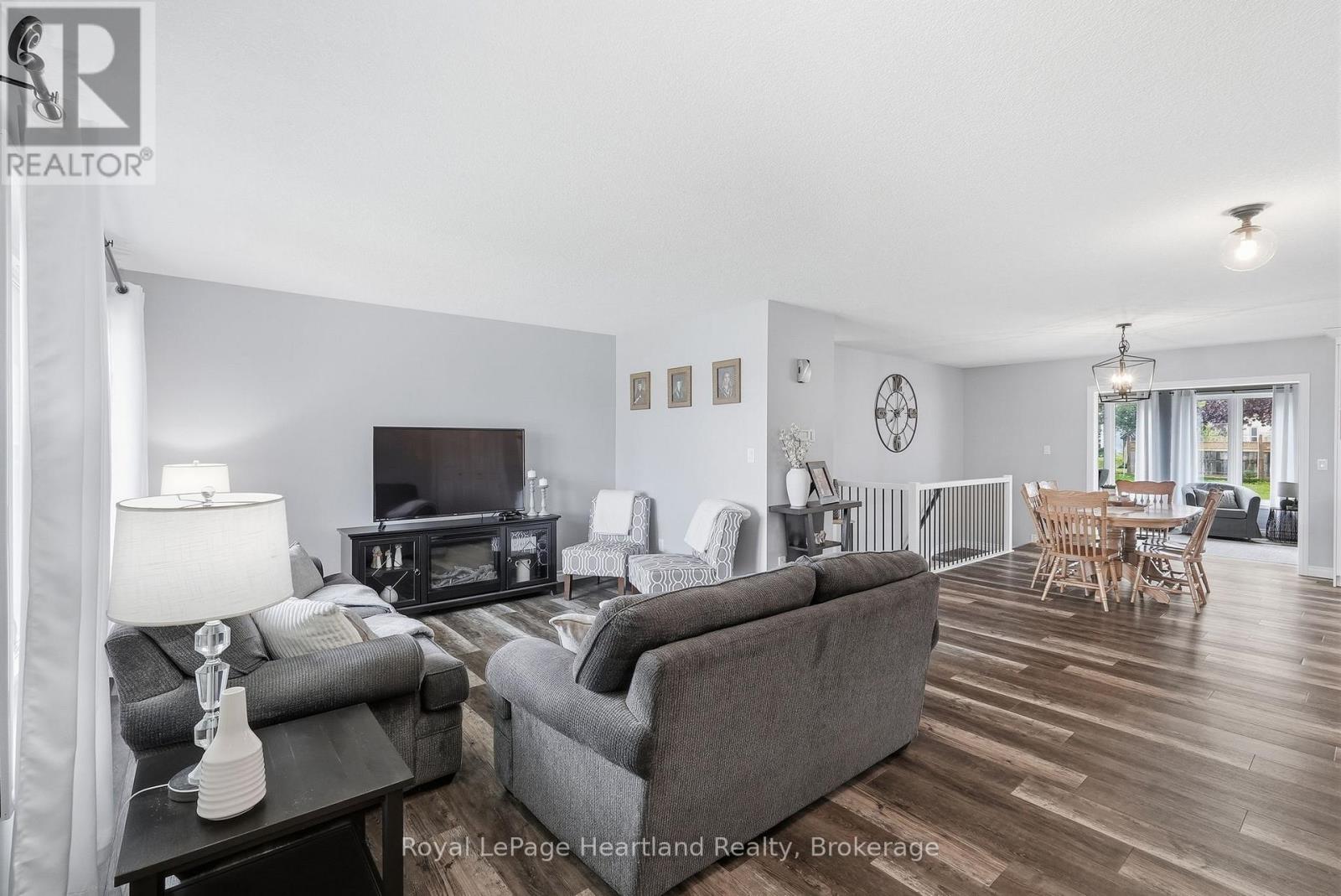 17 Brown Street N, Minto, Ontario  N0G 1M0 - Photo 11 - X13167826
